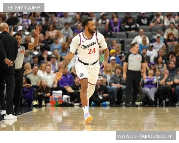 快船本赛季前景堪忧六十场比赛已显无望 快船本赛季前景堪忧六十场比赛已显无望